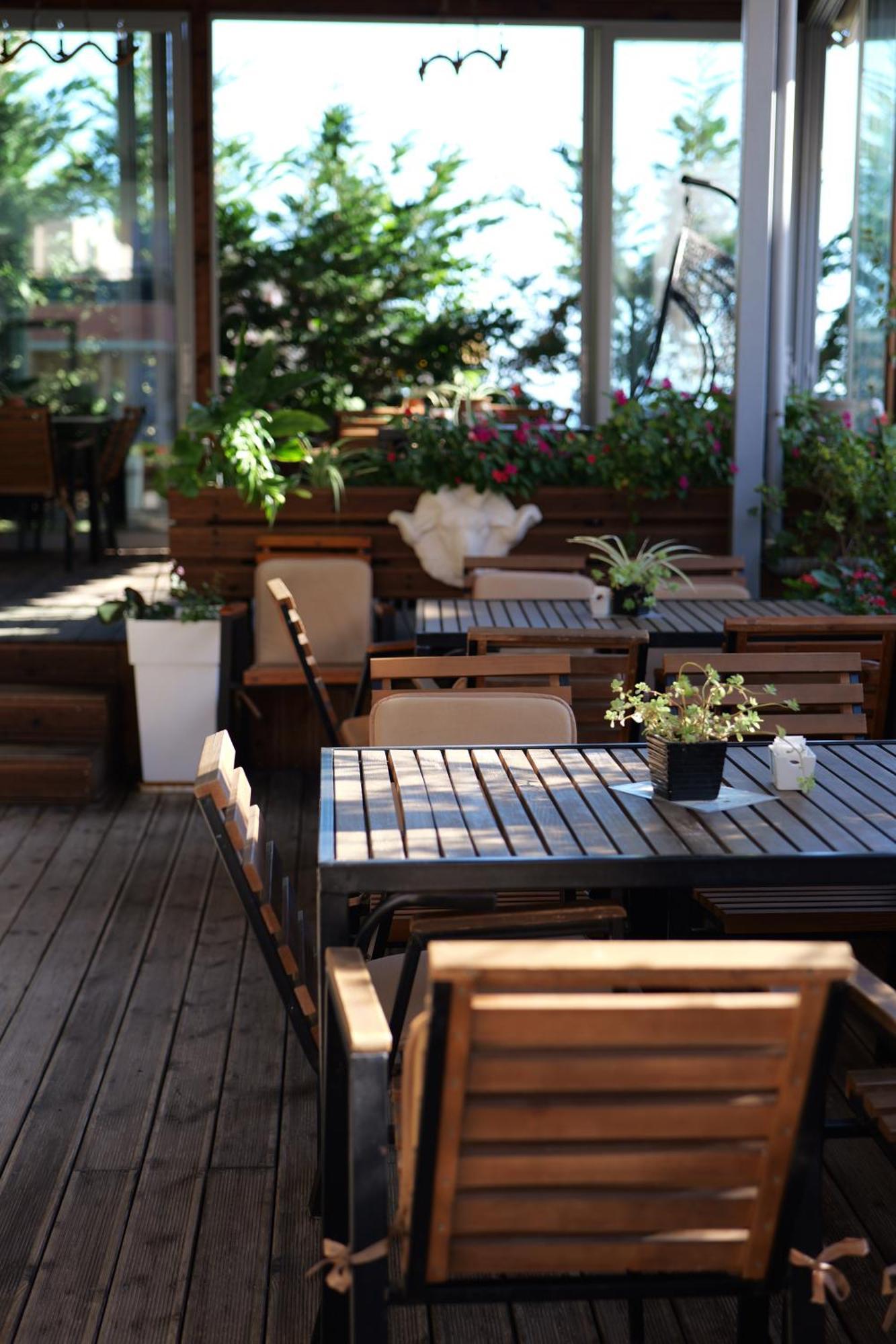 Hotel Abedini Sarandë Exterior foto